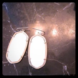 Kendra Scott Elle Gold drop earrings